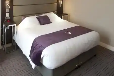 Premier Inn Lewisham - 4