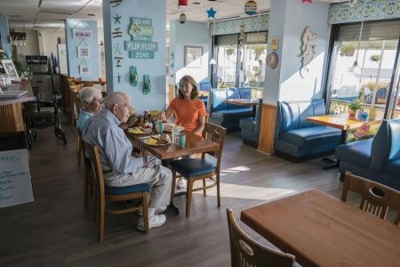 Four Sails Resort - 21