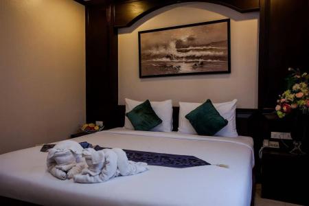 @ White Patong - 20