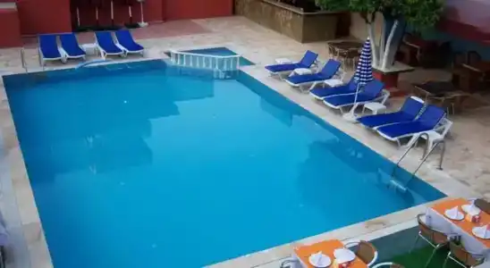 Le Moral Apart - 6