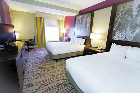 DoubleTree by Hilton Historic Savannah - 68