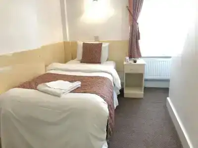Earls Court - 19