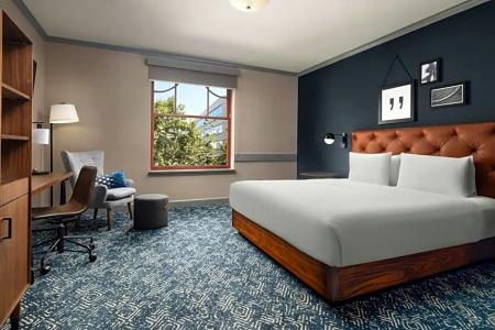Four Points by Sheraton Downtown - 26