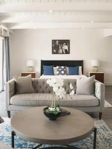 Hollywood Hills - 53