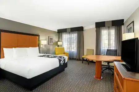 La Quinta by Wyndham Tucson Airport - 2