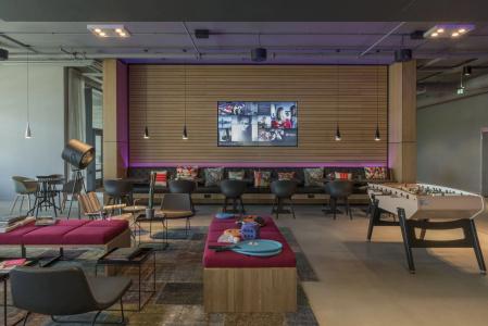 Moxy Oslo x - 17