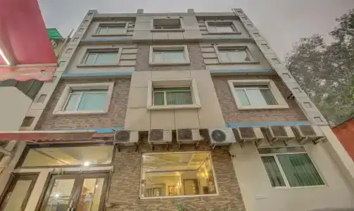 Treebo Trend Rockwell Plaza Karol Bagh - 28