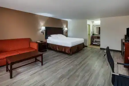 Days Inn & Suites by Wyndham - 6