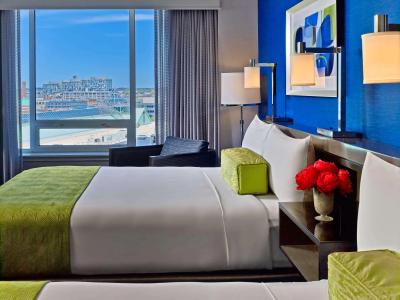 Royal Sonesta Boston - 43
