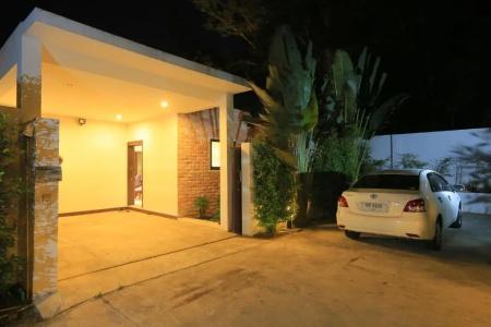 Naiharn Beach Villa - 35