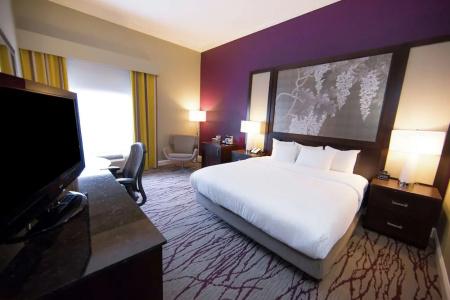 DoubleTree by Hilton Historic Savannah - 74
