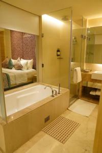 Royal Orchid Jaipur, 3 Kms to Airport - 38