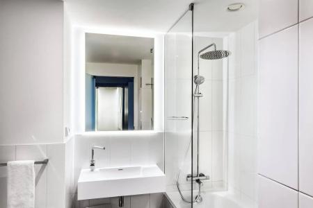 Courtyard by Marriott Prague Airport - 8