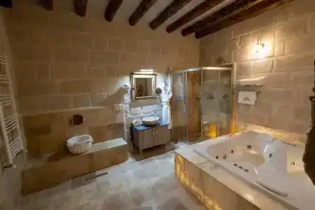 Underground Cave Suites - 127