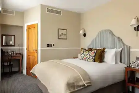 The Drayton Court - 33