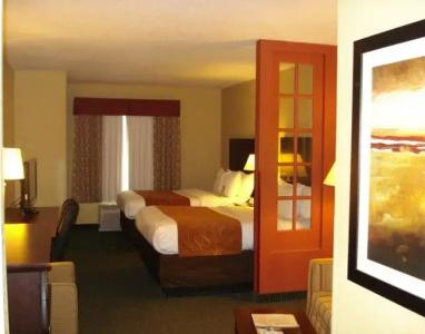 Comfort Suites Orlando Airport - 35