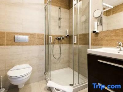 Garzon Plaza - 78