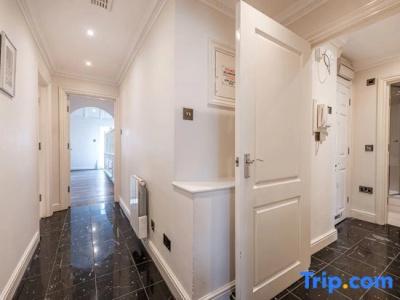 Queensgate Court - 223