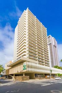 Tropical Studios At Marine Surf Waikiki - Free Parking - Best Location - Full Kitchen - Swimming Pool - 0