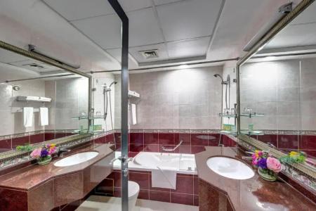 Howard Johnson Plaza by Wyndham Dubai Deira - 35