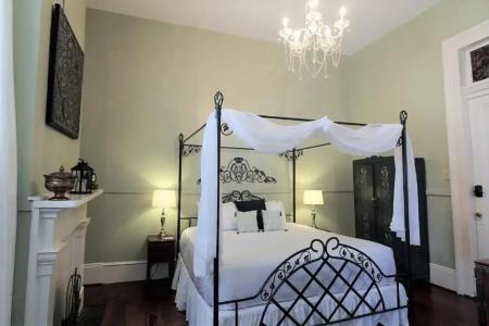 The Mansion on Royal - 100