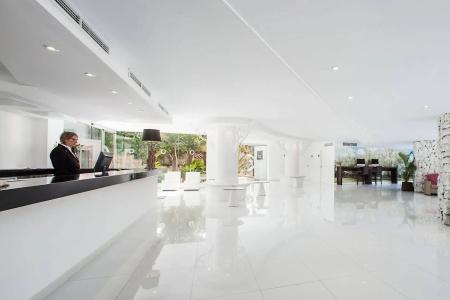 Fergus Style Cala Blanca Suites - 32