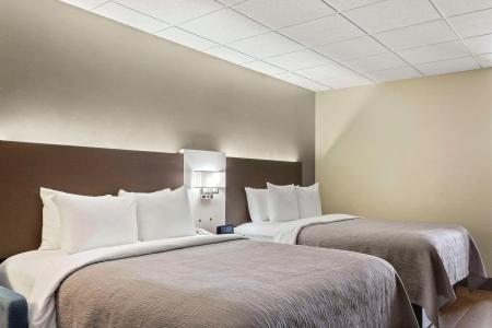 Quality Inn & Suites Downtown - 42