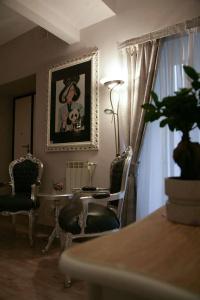 Five Rooms Rome Guesthouse - 12