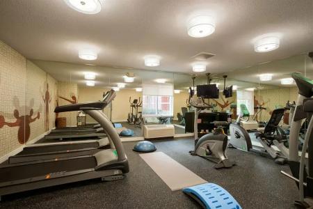 Hawthorn Suites by Wyndham - 11