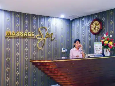 Le Hoang Beach Danang - 34