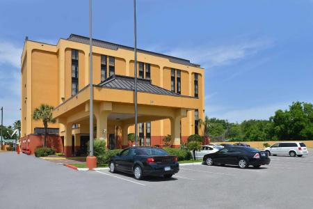 Quality Inn - 22