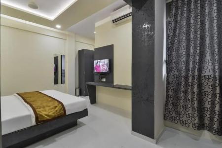 Aroma- Dadar - 58
