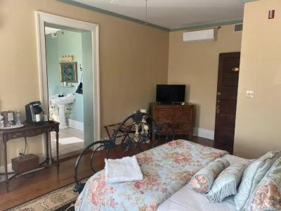 Inn at 835 Boutique - 57