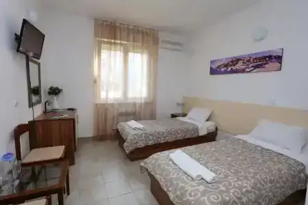 Play - 20