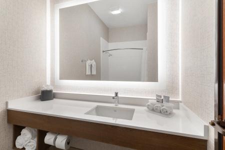 Holiday Inn Express Vancouver North - 44