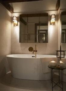 Helguera Palacio Boutique & Antique - 9