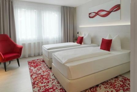Ramada by Wyndham Dresden - 25