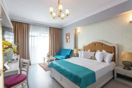 Phoenicia Express - 10