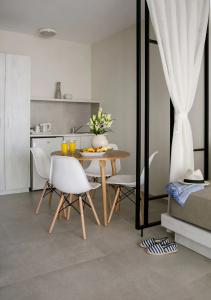 Louis Paphos Breeze - 67