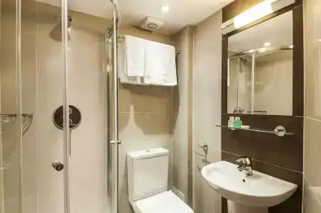 The Castleton - 28