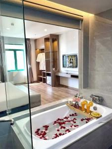 Halong Central - 76