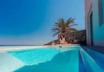 Elysian Santorini - 14