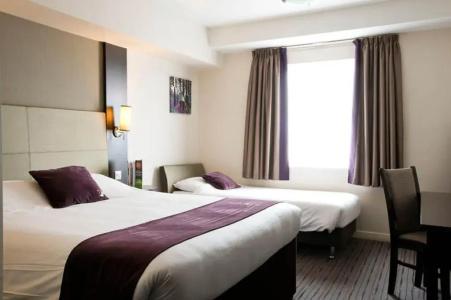 Premier Inn Hendon - The Hyde - 24
