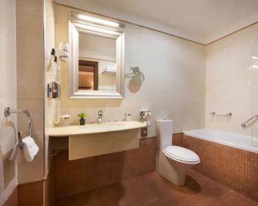 Best Western Premier Astoria - 44