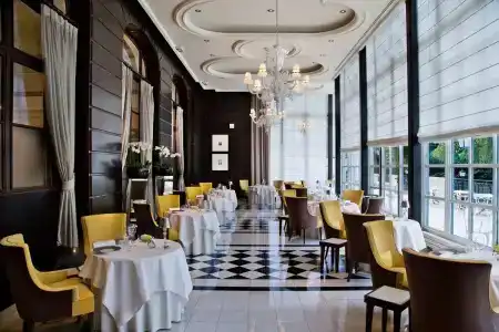 Waldorf Astoria Versailles - Trianon Palace - 9
