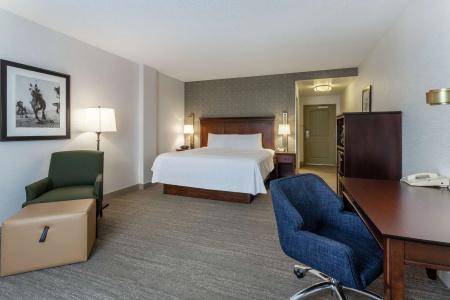 Hampton Inn and Suites Downtown - 5
