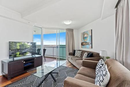 Crystal Bay On The Broadwater - 220