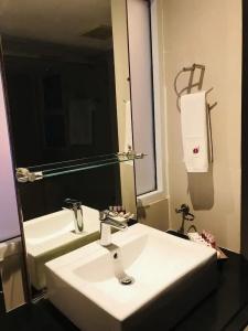 Paradiso Boutique Suites - 35