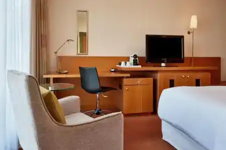 Sheraton Duesseldorf Airport - 53