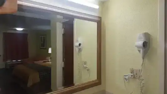 American Inn - 18